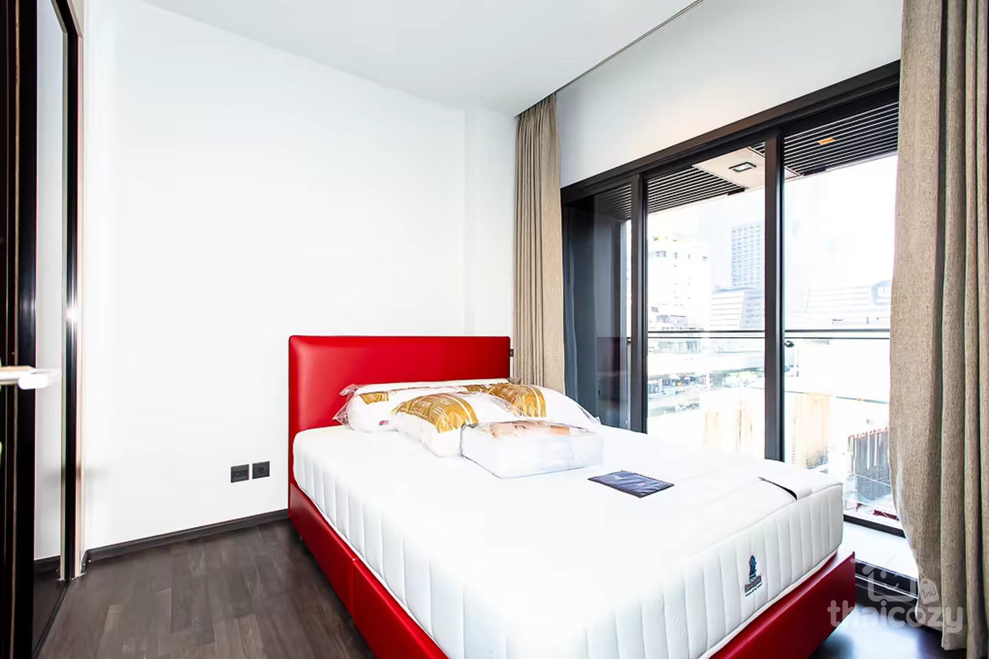 Condo for Sale Close to MRT Rama 9 station photo 2