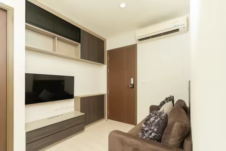 Grand condo rooftop garden/ easy acceses