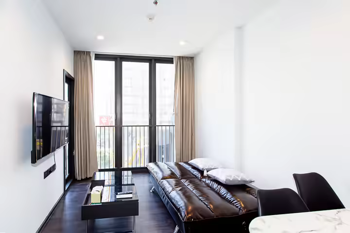 Super tower facing view unit , new land mark of Ratchada