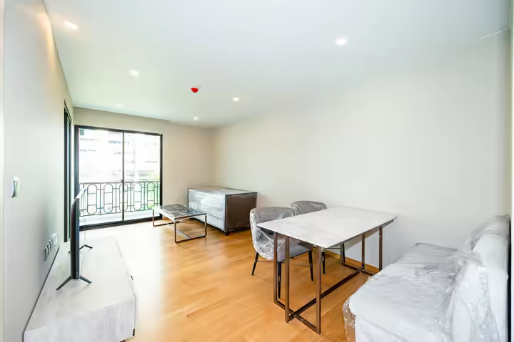 Na Vara Residence 콘도, 치들롬역 300m
