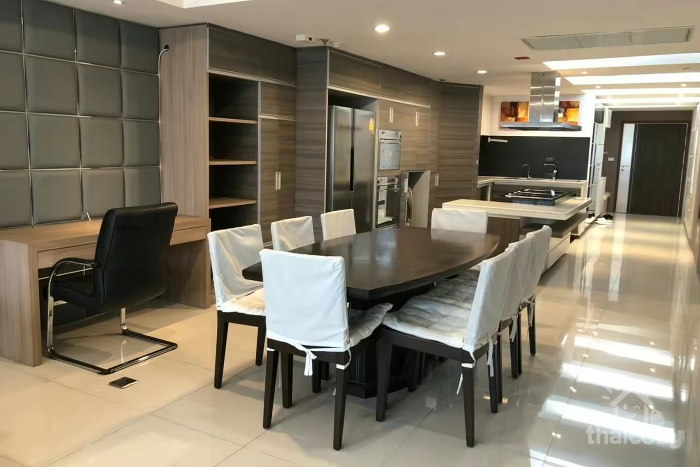 Las Colinas High-Rise Condo Near BTS Asok photo 1