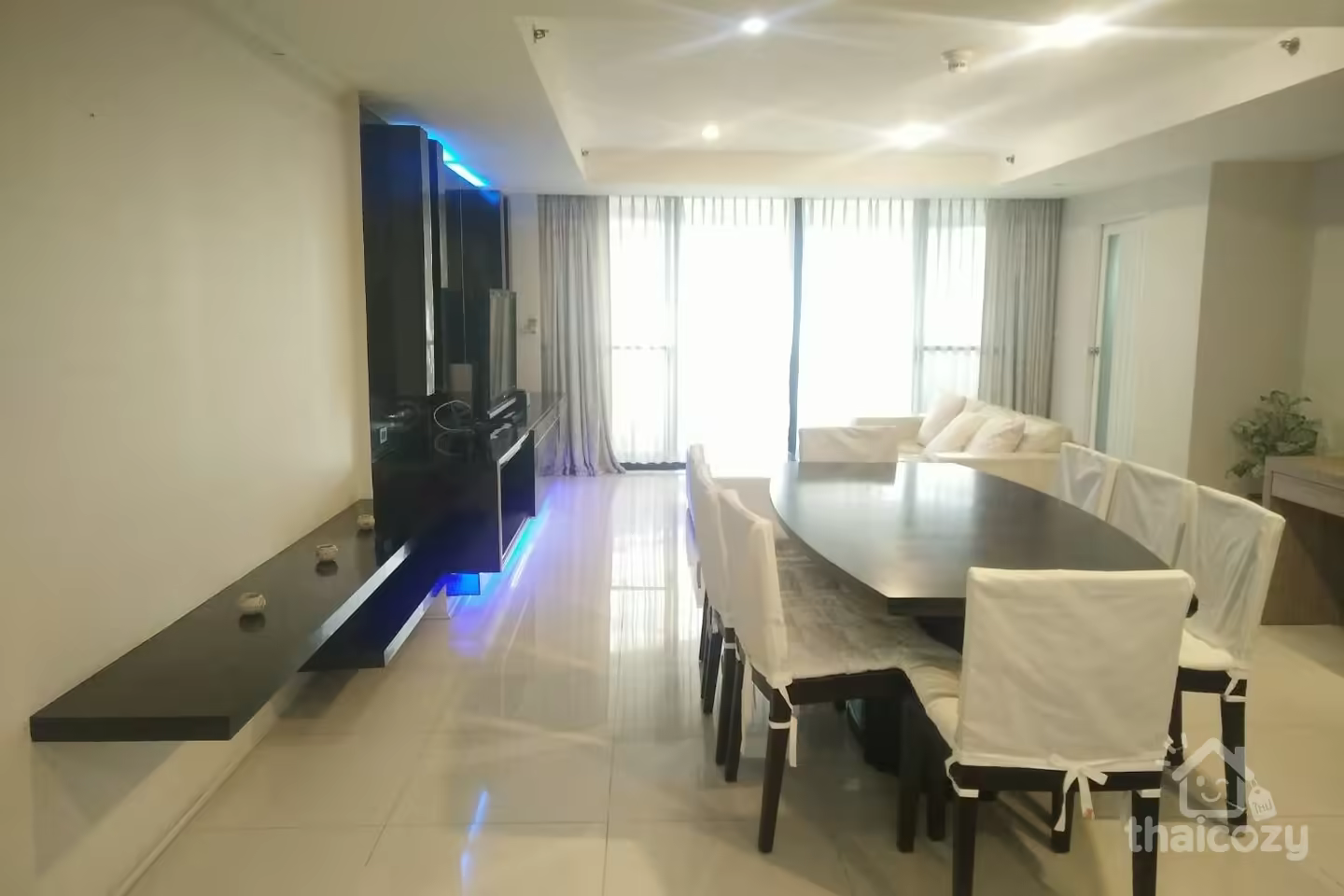 Las Colinas High-Rise Condo Near BTS Asok photo 2