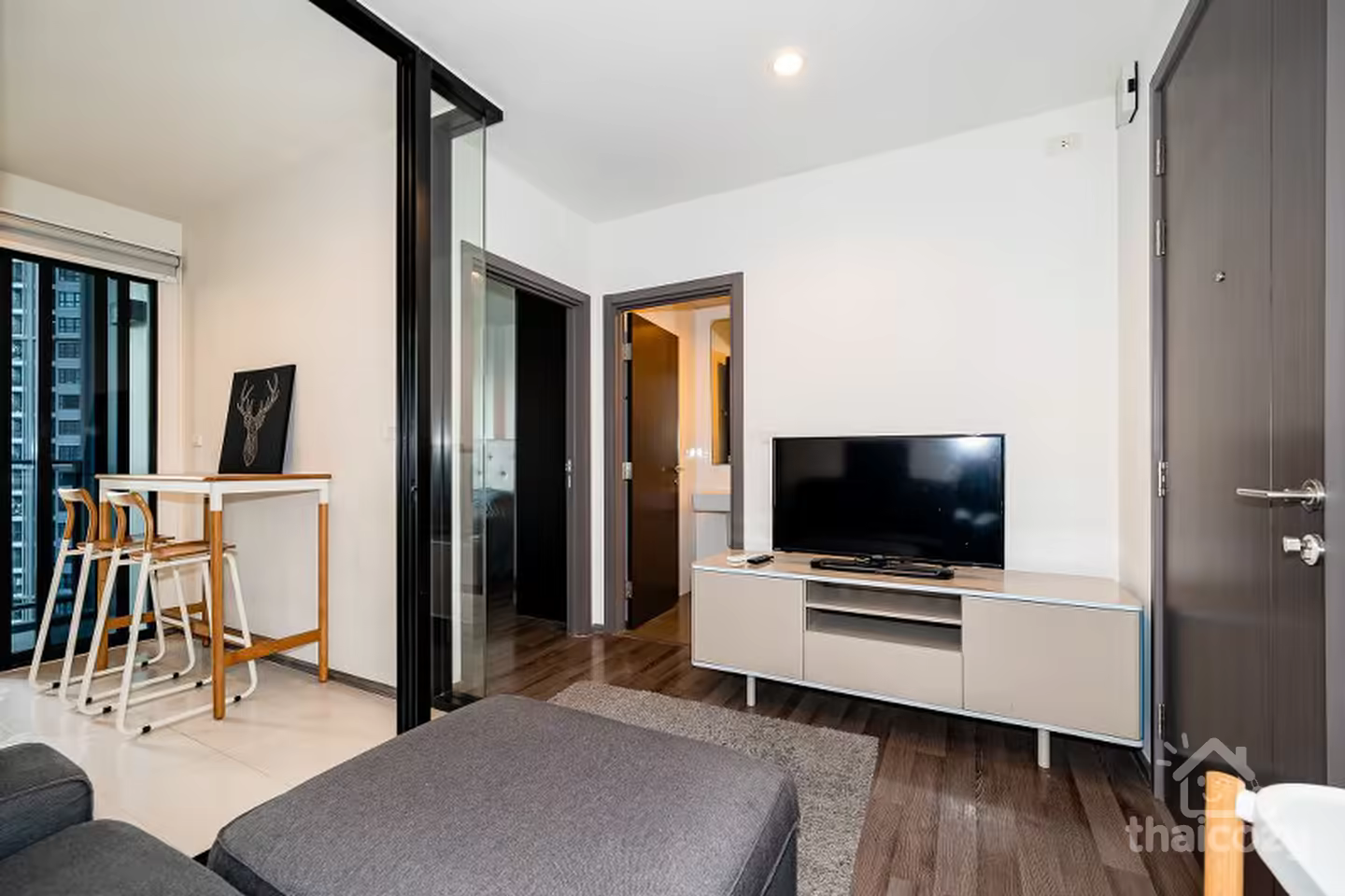 Ideally positioned in the superb location of Onnut area, THE BASE Park East Sukhumvit 77 photo 1