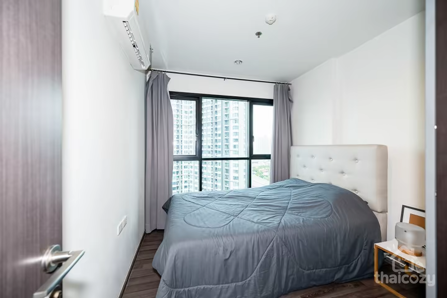 Ideally positioned in the superb location of Onnut area, THE BASE Park East Sukhumvit 77 photo 2