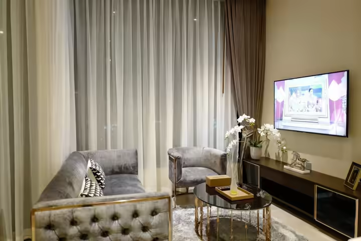 THE ESSE ASOKE, 800 metres from Airport Rail Link Makkasan station.
