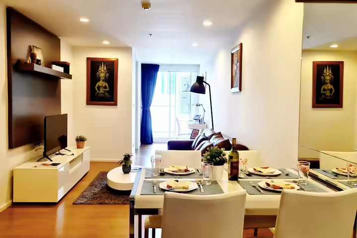 15 Sukhumvit Residence, the unit for sale with tenant in the potential location of Sukhumvit