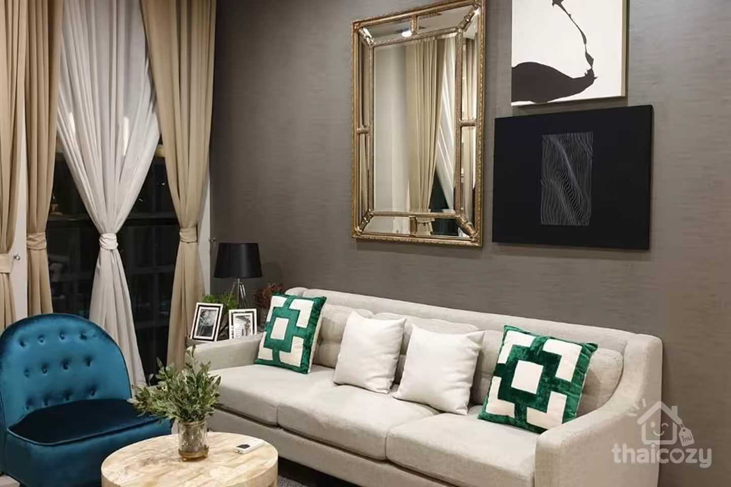 Luxury Condo one bedroom for rent ,1 step to BTS Ploen Chit photo 2