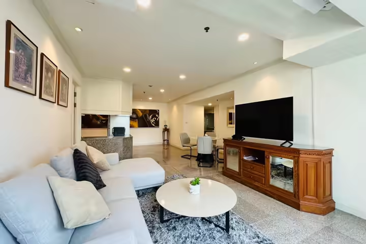 Baan Suanpetch 3BR Condo Near BTS Phrom Phong