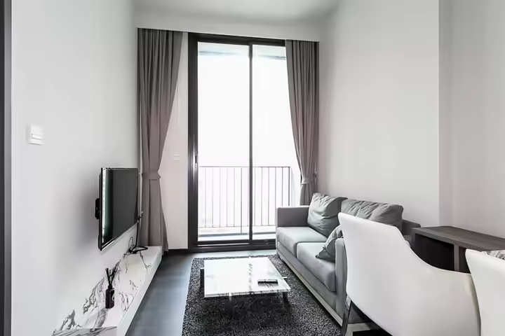 Edge Sukhumvit 23 – 1 Bed Near BTS Asoke