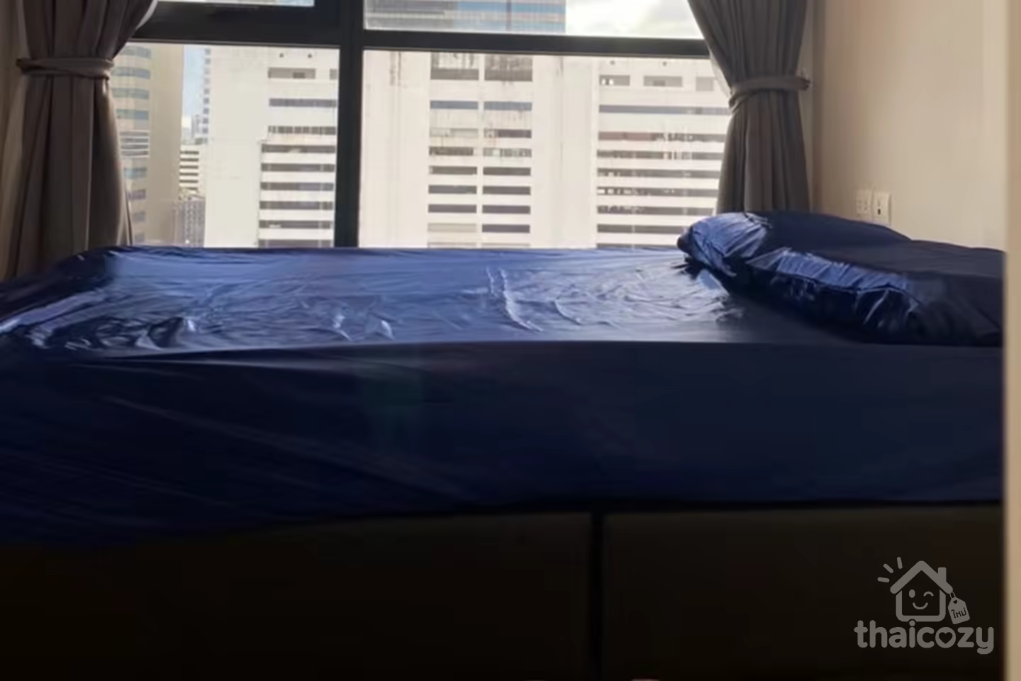 Oka HAUS Condo in Khlong Toei photo 2