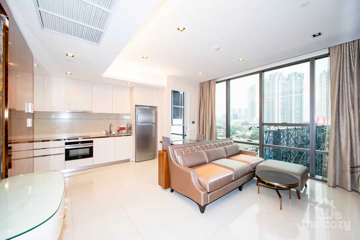 Super Luxury condo, 0 m to BTS Surasak photo 1