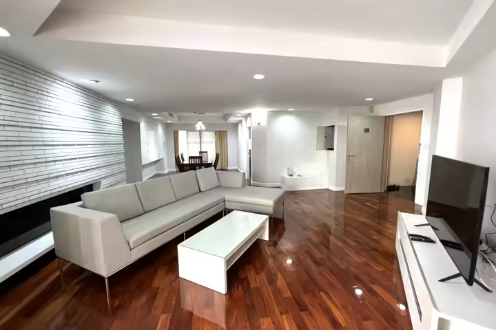 Cosmo Villa Easy accessible to Asoke BTS and shopping malls