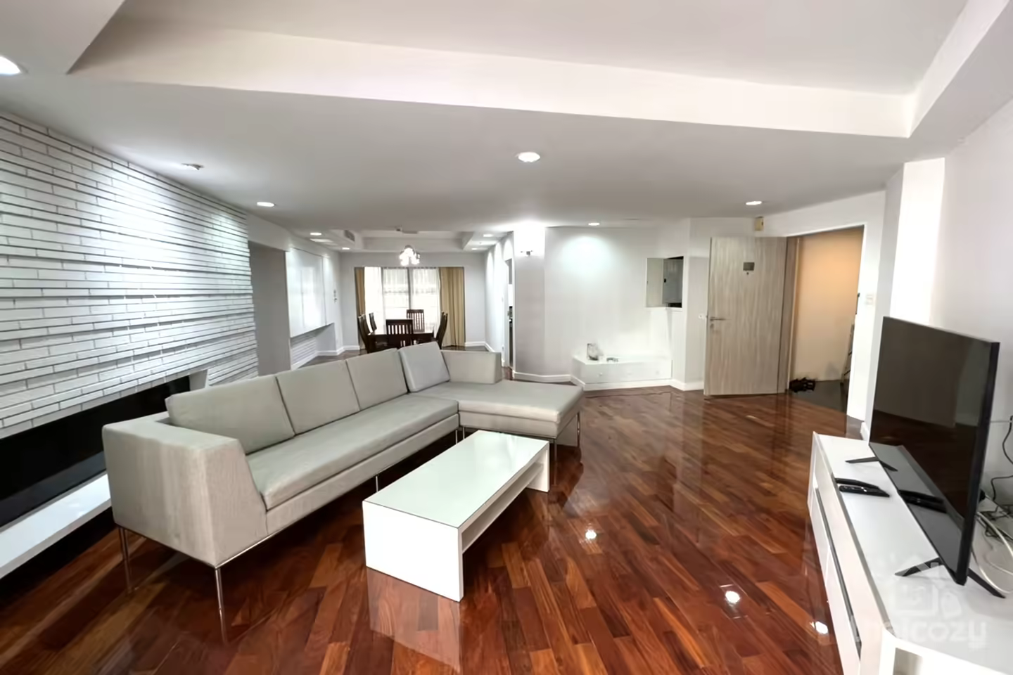Cosmo Villa Easy accessible to Asoke BTS and shopping malls photo 1