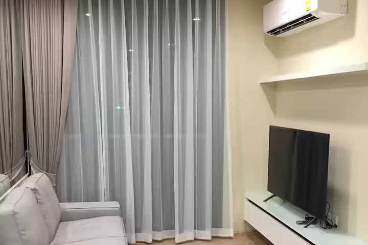 Noble Recole 1BR Near BTS Asok