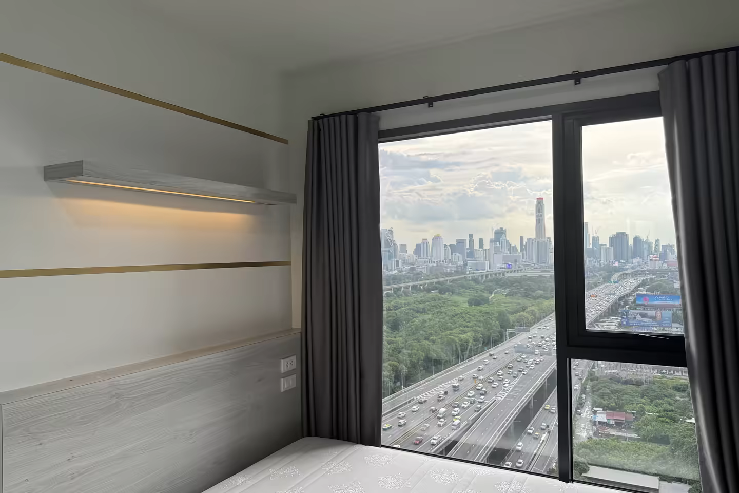 Life Asoke Hype ห้องนอนเดี่ยวสวย พื้นที่กว้างขวาง photo 2