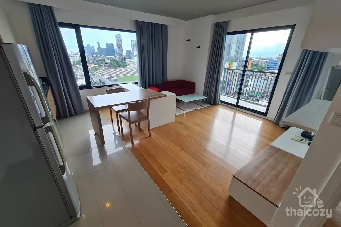 Blocs77, this ready to move-in unit with one bedroom, one bathroom in Phra Kanong area. photo 1