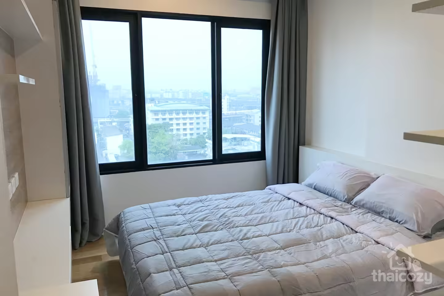 Blocs77, this ready to move-in unit with one bedroom, one bathroom in Phra Kanong area. photo 2