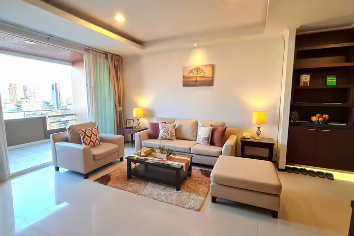 Piyathip Place Apartment, Only 10 minutes away from Prompong BTS station.