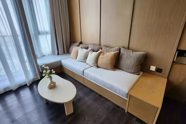 PARK ORIGIN THONGLOR. LIVING BEYOND PERFECTION , IN HEART OF HEARTS LOCATION.