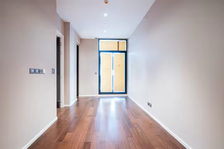 Luxury condo, just 100m to EmQuartier