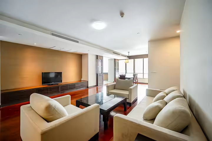 Apartment near hangout area