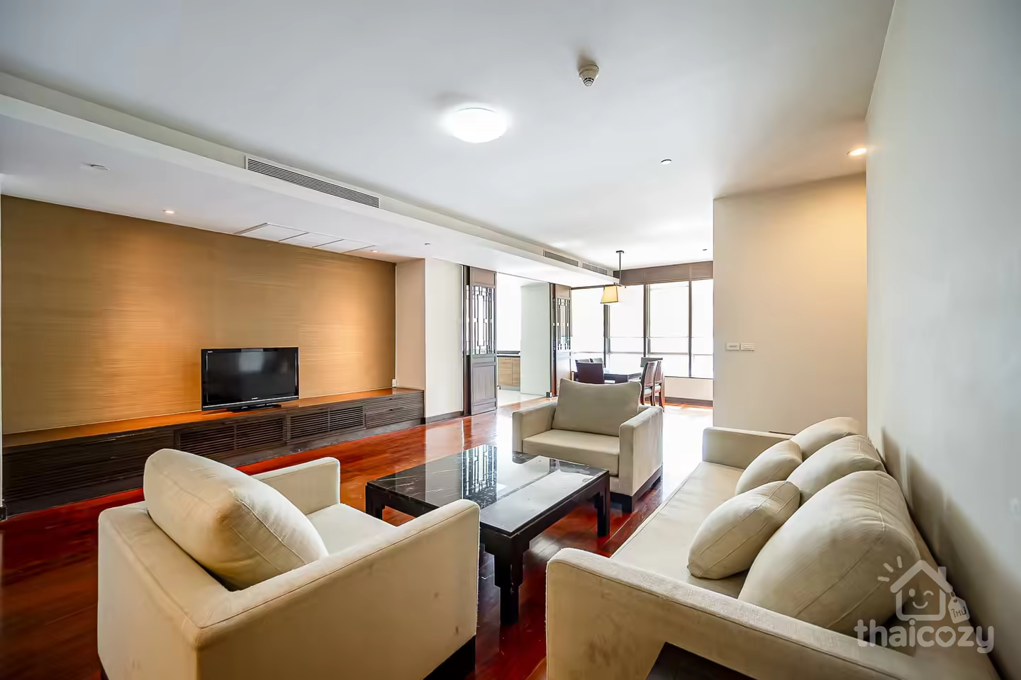 Apartment near hangout area photo 1