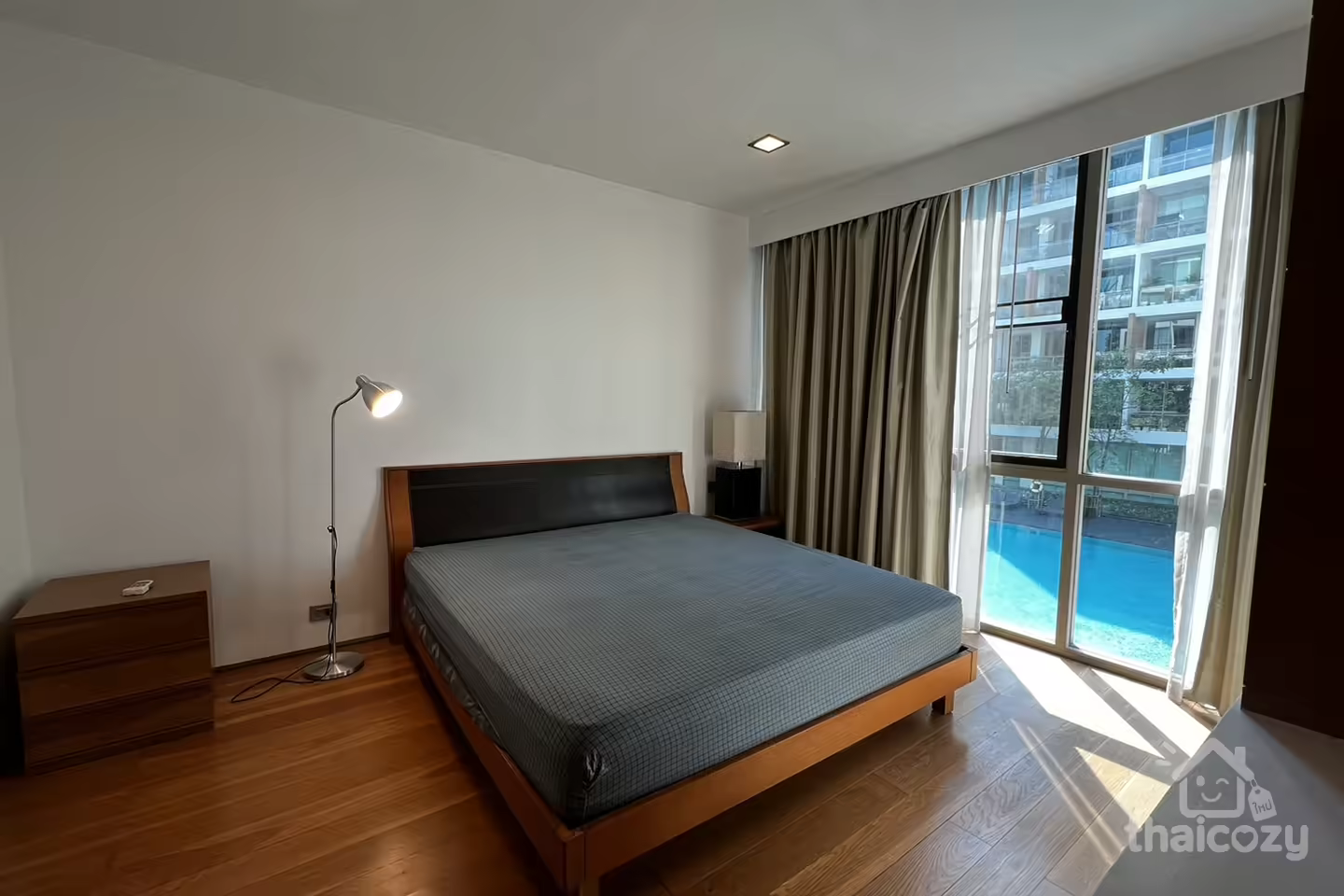 Ficus Lane 2BR Low Rise Condo, Phra Khanong photo 2