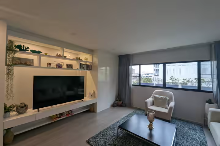 Somkid Place , Low-rise condominium in Chidlom area