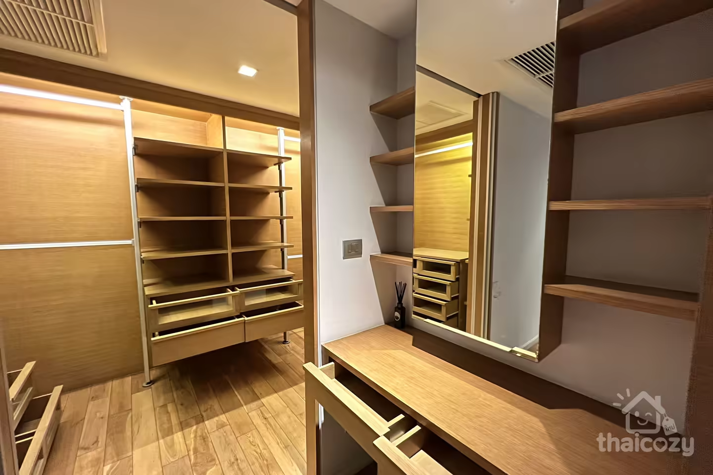 Ficus Lane Great condominium near BTS Phra Khanong photo 2