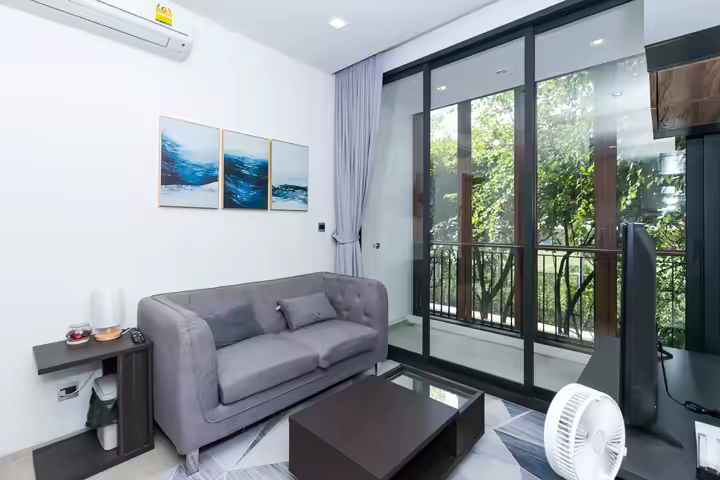 Condo For Sale  close to both the expressway and BTS Onnut Station.