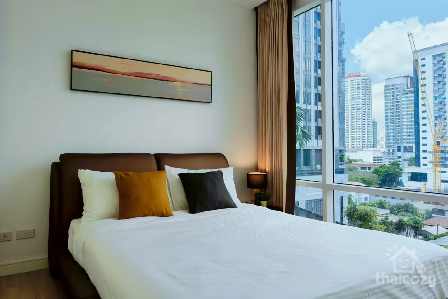 The Fullerton Luxury Condominium near BTS Ekkamai photo 2
