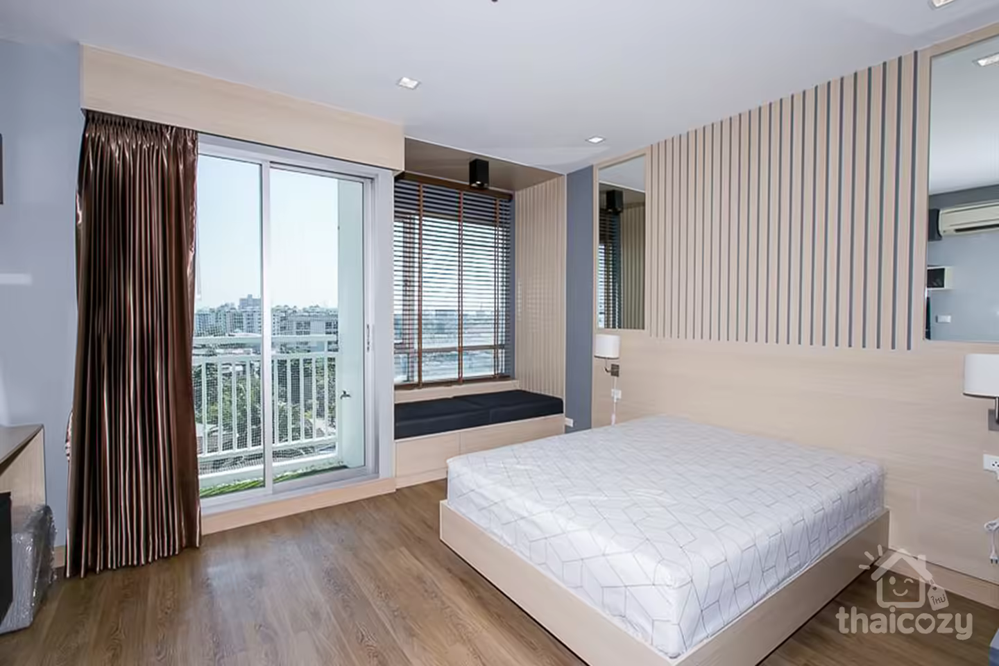 素坤逸Plus全配家具家电单间公寓 photo 2