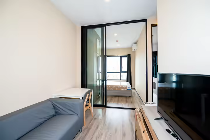 Knightsbridge Prime Onnut The highest luxury condo in On-Nut area With a glass floor viewpoint