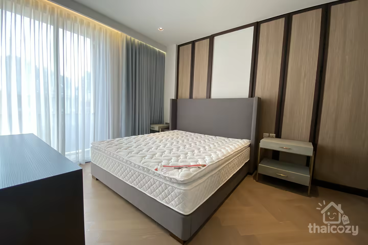 The Reserve Sukhumvit 61 Low Rise Condo in the heart of Thonglor and Ekkamai. photo 2