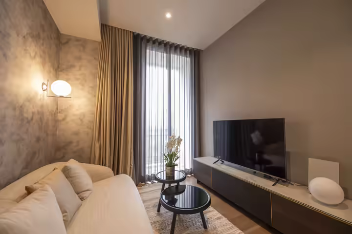 Muniq Langsuan, The luxury condo ,Located on Sarasin Road
