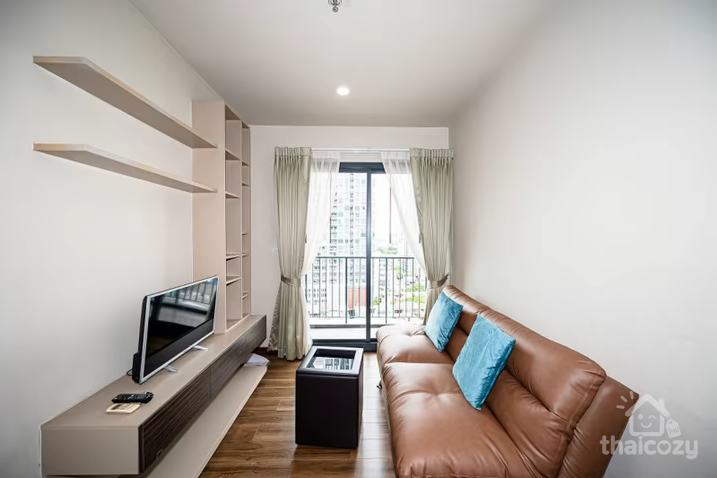 ONYX, Condo 240m to BTS Saphan Kwai near shops photo 1
