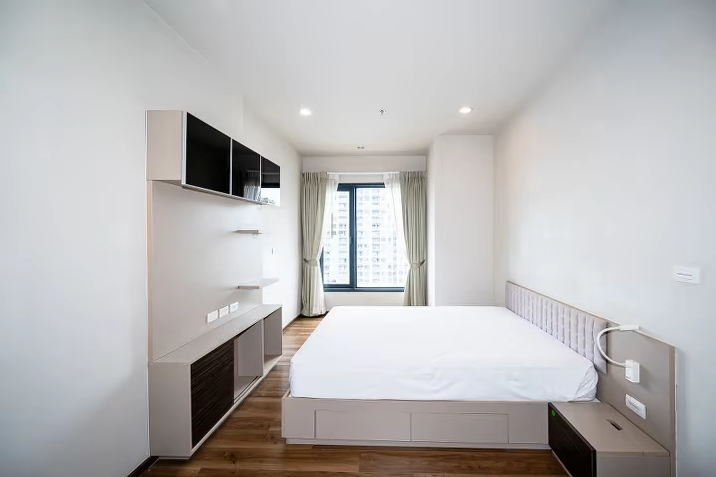 ONYX, Condo 240m to BTS Saphan Kwai near shops photo 2