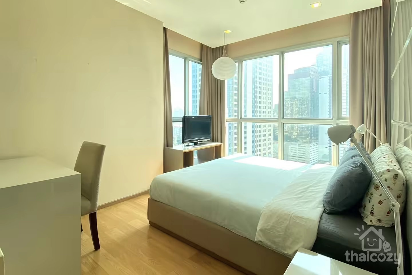 The Address Asoke , Condo only 100 m. MRT Petchaburi photo 2