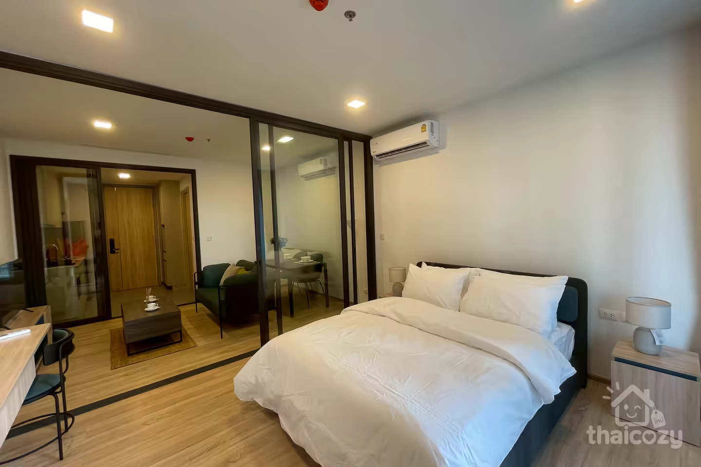 XT Extend your style at XT condominium. CONDO near all city's landmarks and BTS Phrayathai photo 1