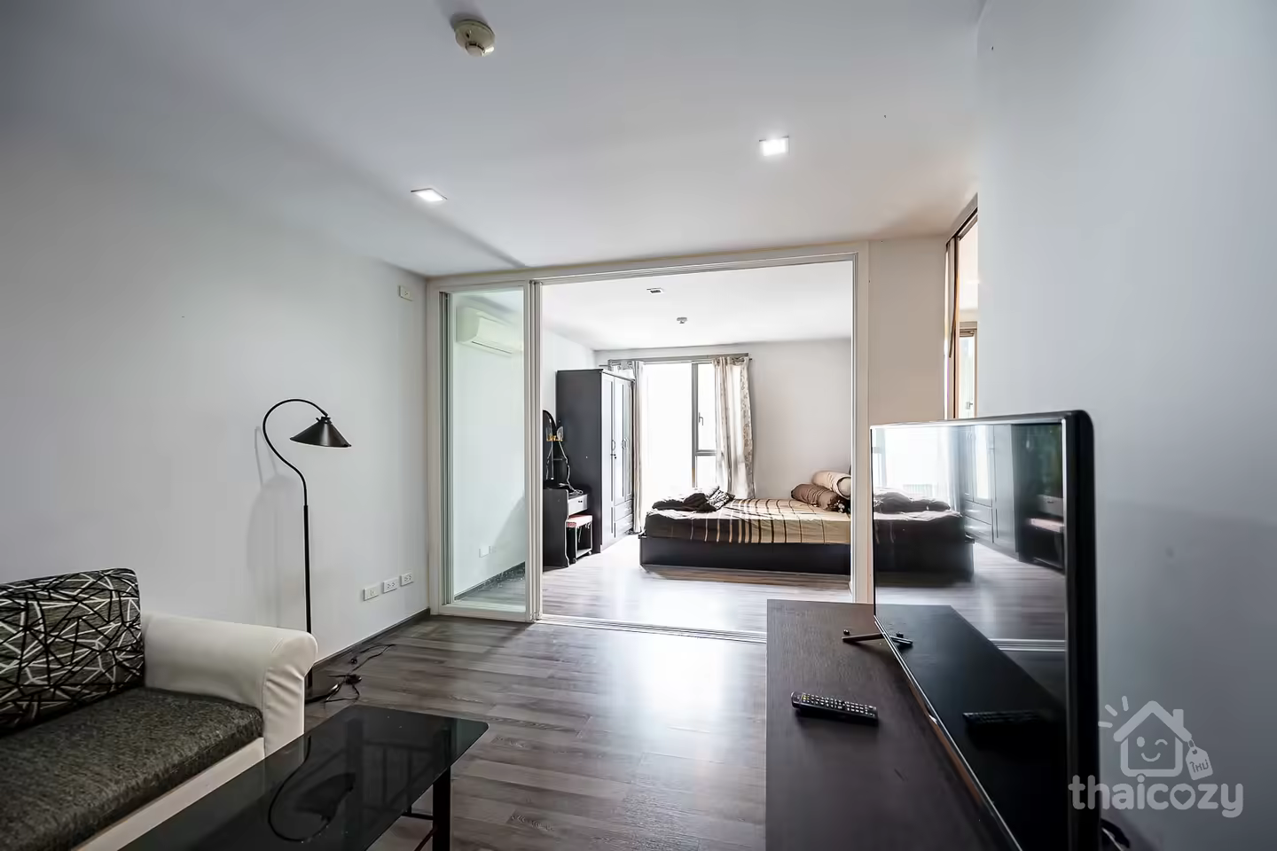 SARI by Sansiri, Distinctive condo near BTS Punnawithi photo 1
