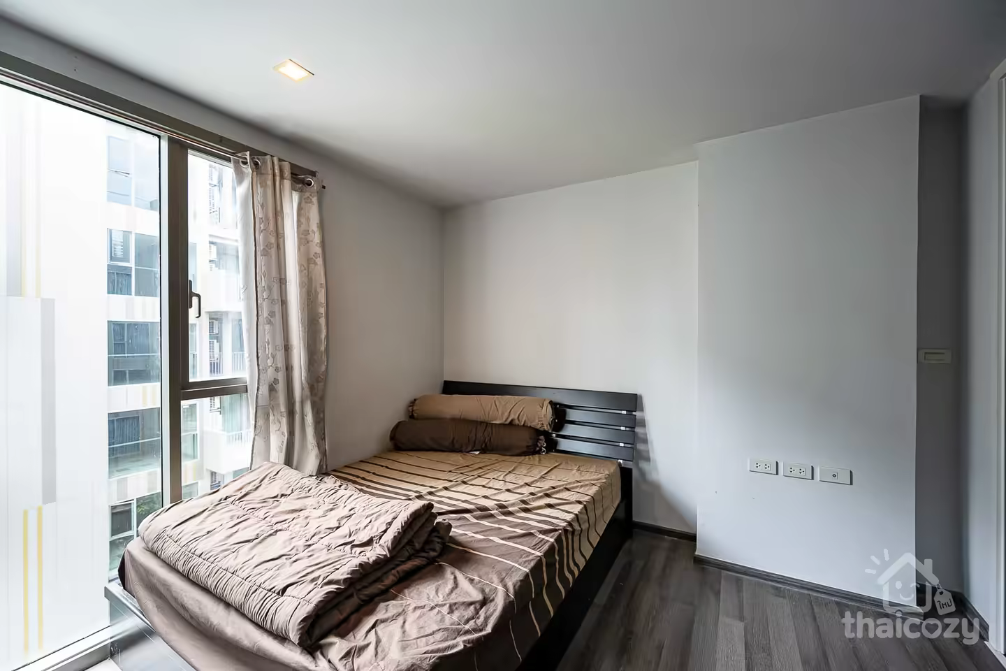 SARI by Sansiri, Distinctive condo near BTS Punnawithi photo 2