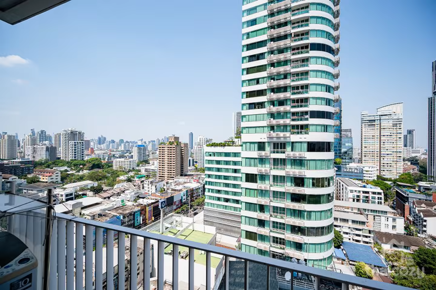 One bed room for rent, Great live on Sukhumvit photo 2