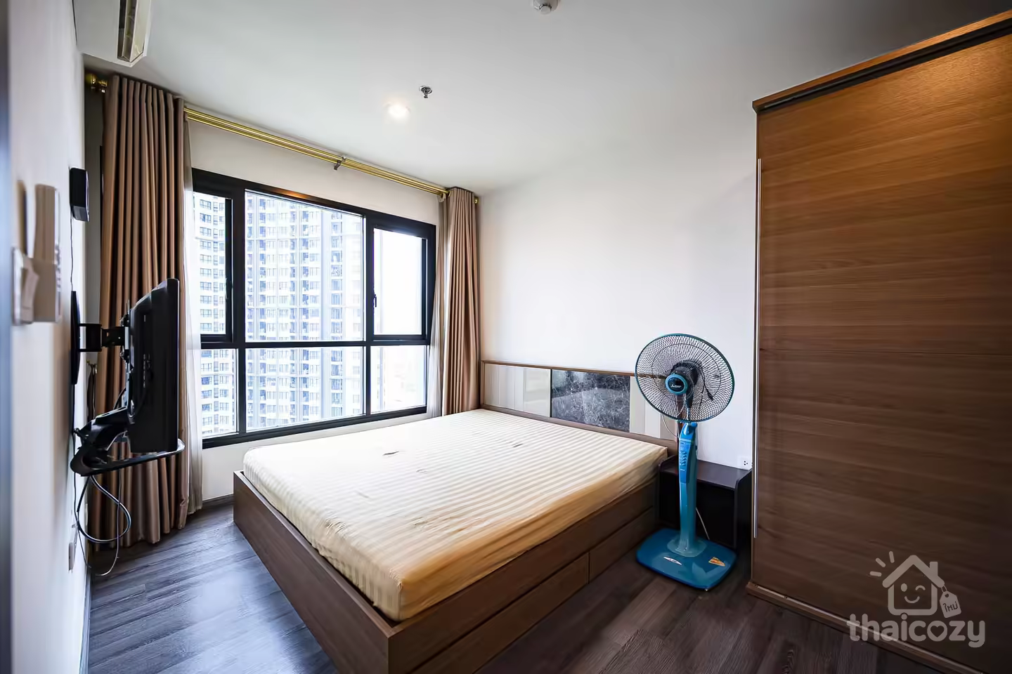 THE BASE Park East Sukhumvit 77, Positioned in the mid of Onnut area, photo 2