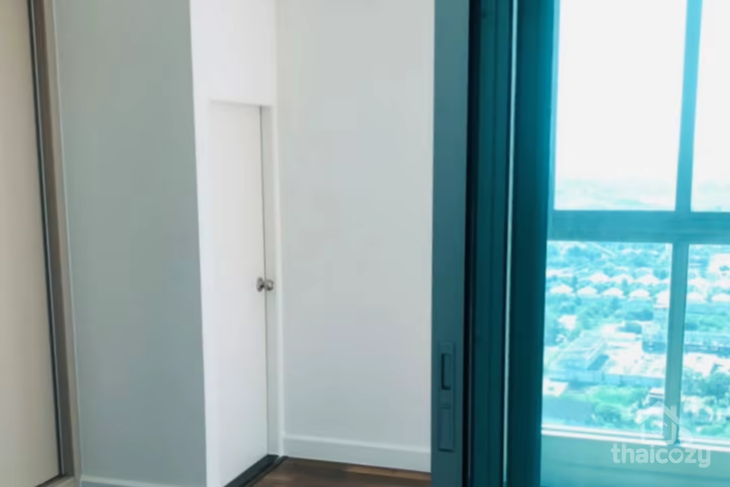 A Space Me Bangna 1BR High-Rise Condo photo 2