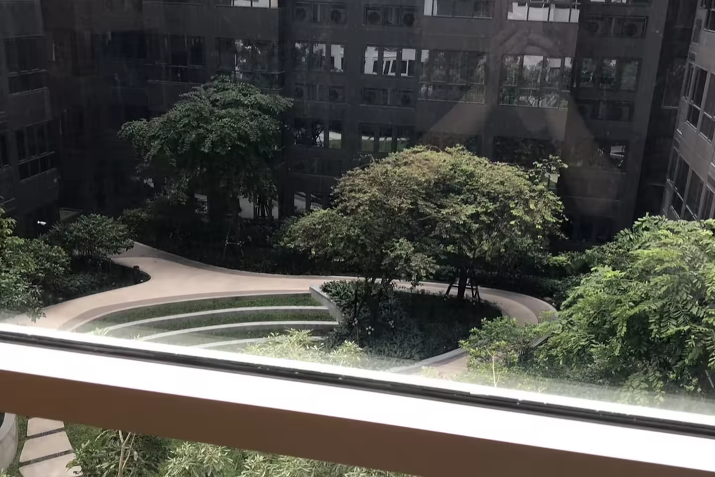 XT Huai Khwang Condo for Rent near MRT photo 2