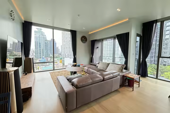The Strand Thonglor Luxury Condo