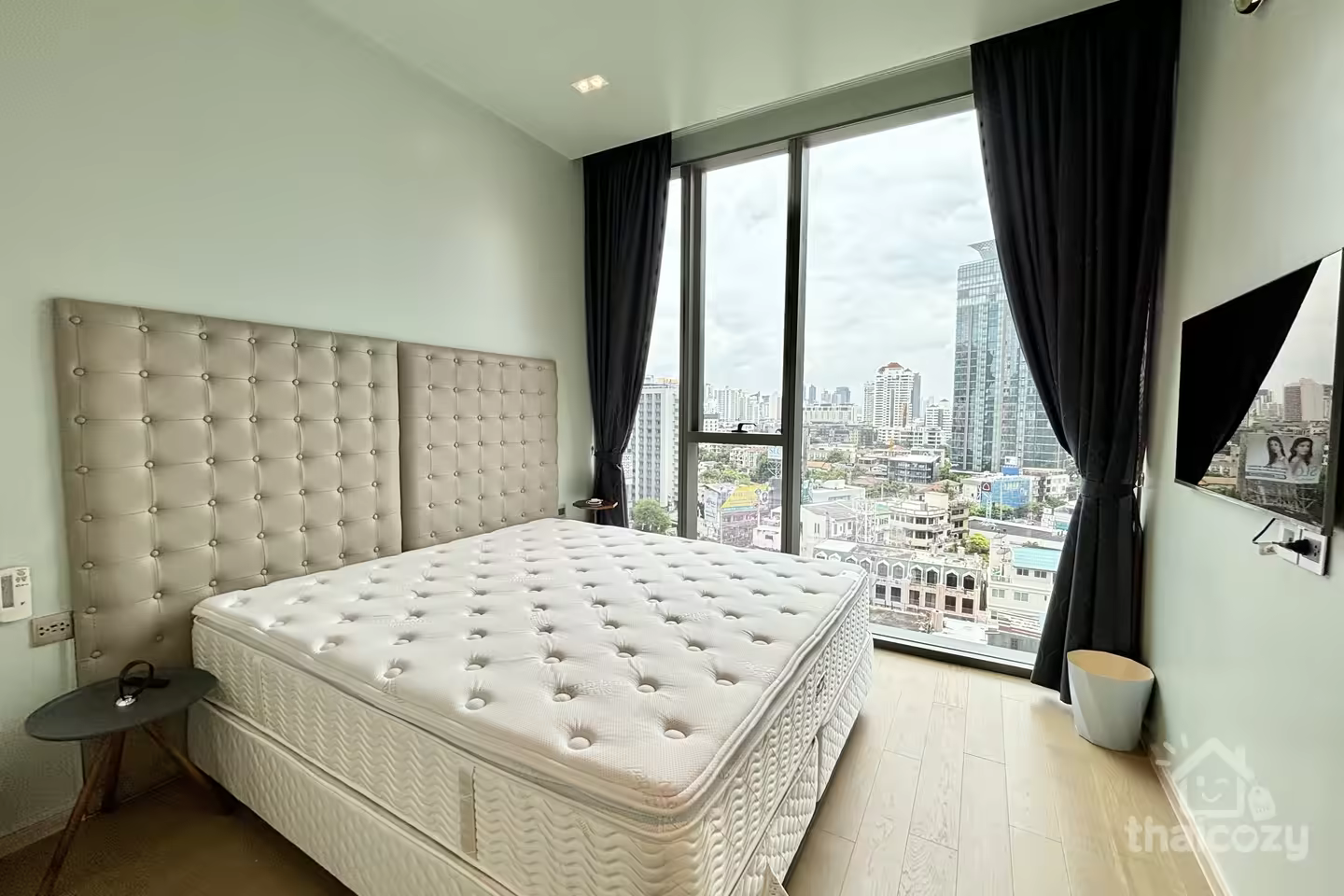The Strand Thonglor Luxury Condo photo 2