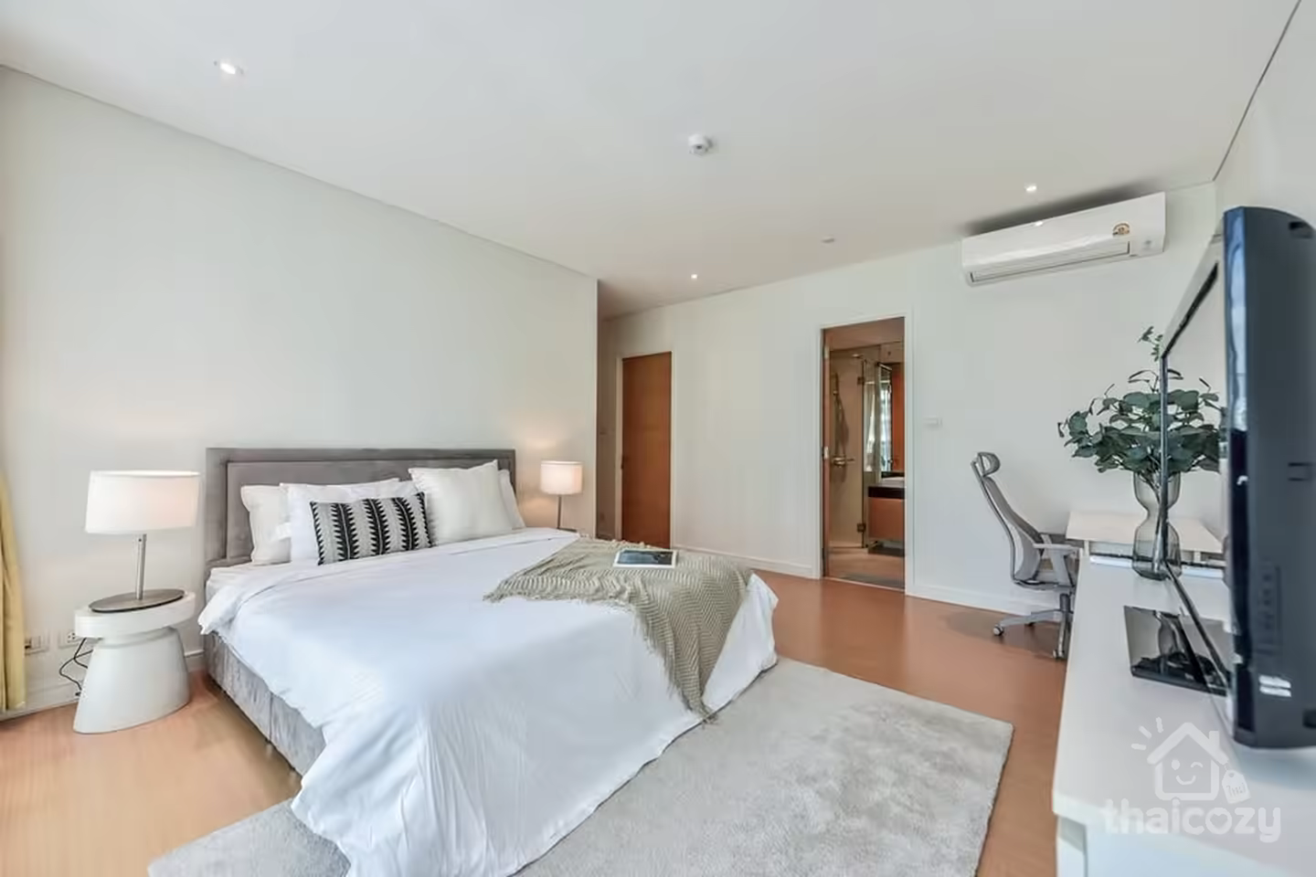 The Fullerton Sukhumvit Luxury Condo photo 2