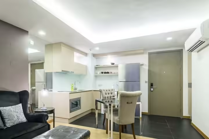 Via Botani Condo Near BTS Phrom Phong