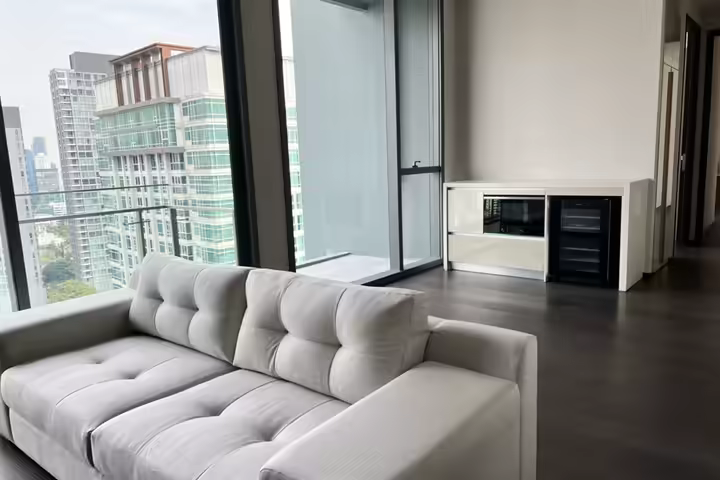 LAVIQ Sukhumvit 57 Condo near BTS Thong Lo, full facilities